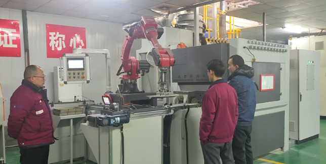 定安喷砂机在模具清理中的专业应用